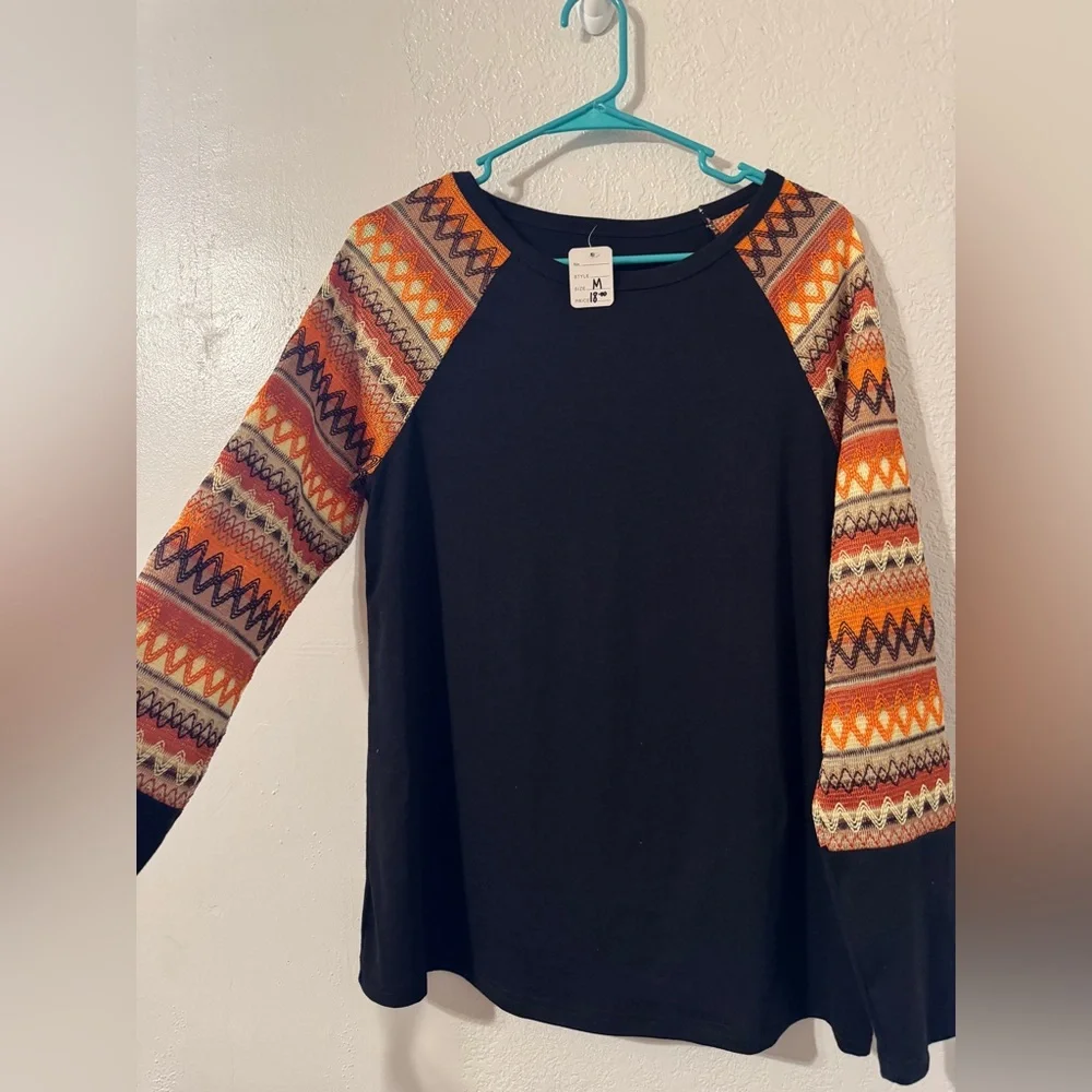 Fall Black Long-Sleeve top with orange knit sleeves 🍂 - Picture 3 of 9